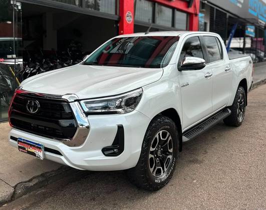TOYOTA HILUX 2.8 D-4D TURBO DIESEL CD SRX 4X4 AUTOMÁTICO